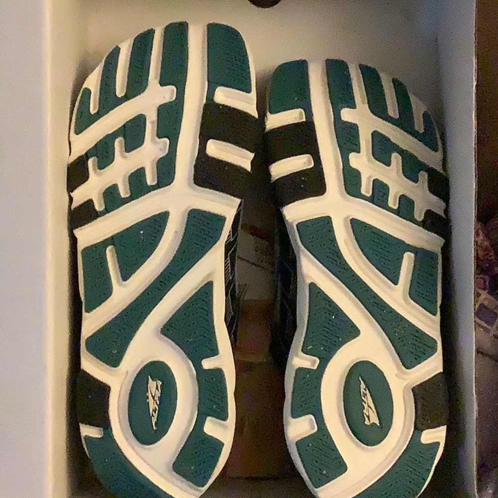 Altra provision 3.0Black and Teal Sports Shoes. Size 7 - Picture 3 of 5